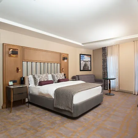 Hotel Almira Thermal & Convention Center 5*