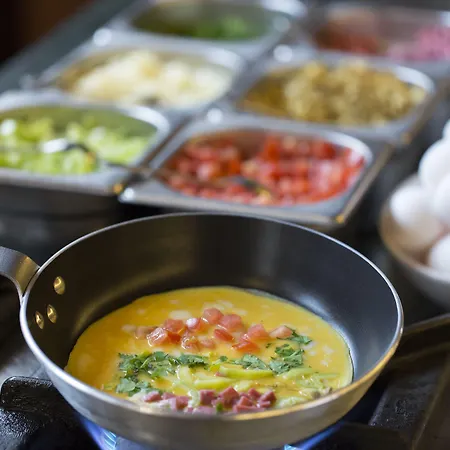 Almira Thermal & Convention Center Hotel 5*