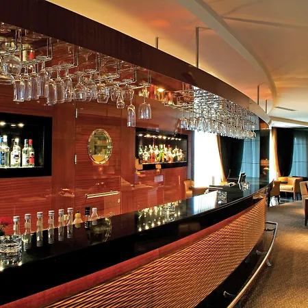 Almira Thermal & Convention Center מלון