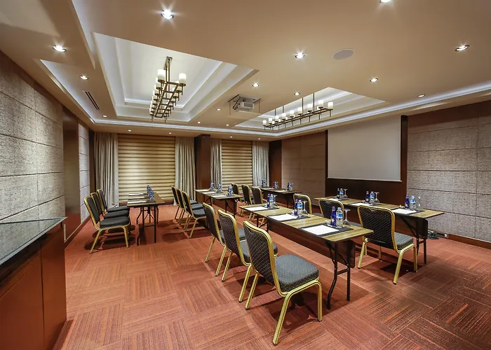 Almira Thermal & Convention Center Hotel