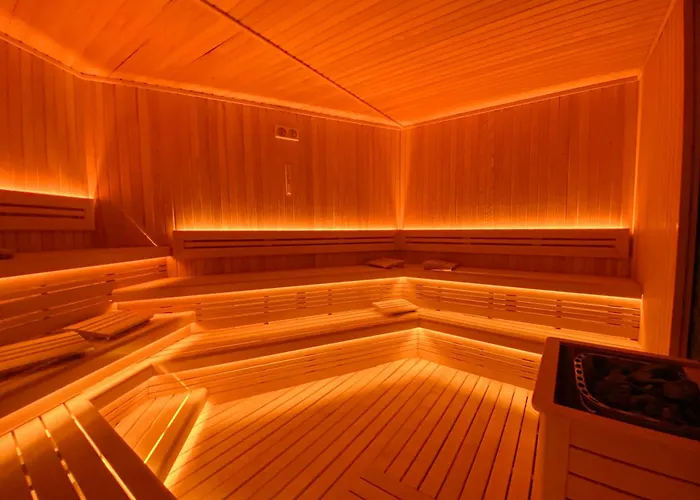 Hotel Almira Thermal & Convention Center 5*